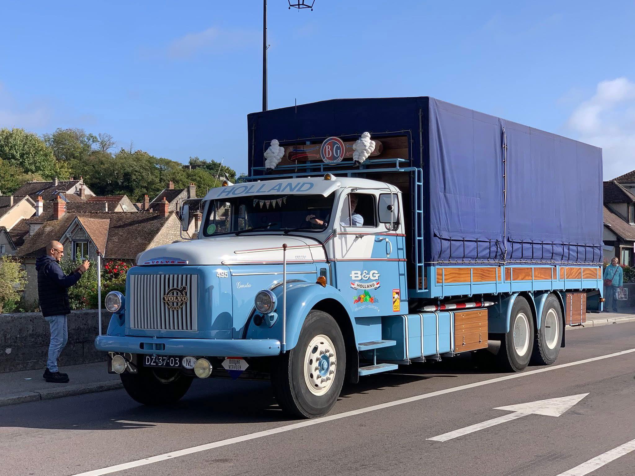 nemours camion bleu.jpg