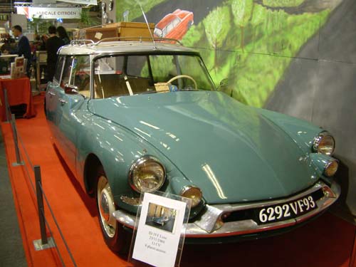 ID19F luxe (Rétromobile 2004).jpg