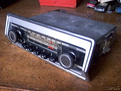 AUTORADIO.jpg