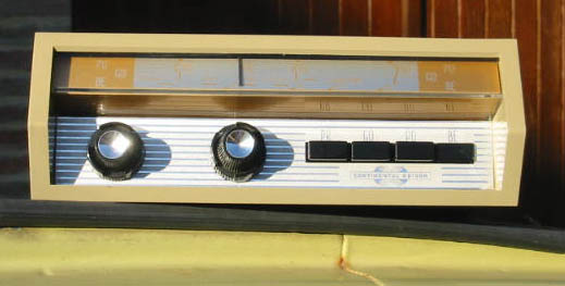 Radio Continetal Edison 2nd tableau bord.jpg