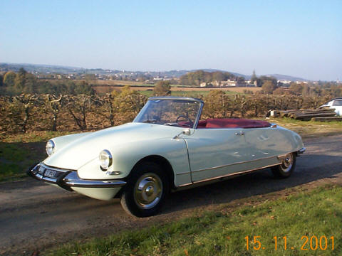 Cabrio_DS_19_blanc_carrare_1965_S2.jpg