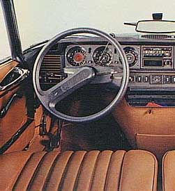 Intérieur_pallas_(coté_conducteur).jpg
