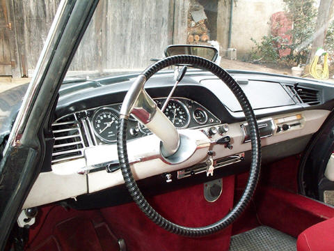 ds19-64-intérieur.jpg