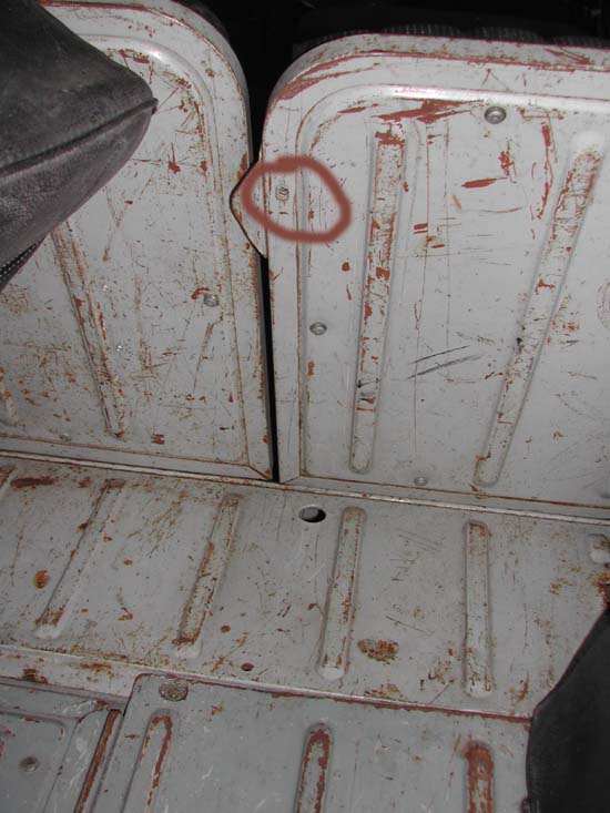 tige banquette.JPG