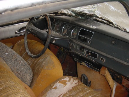 DS 20 et Tatra 007.jpg