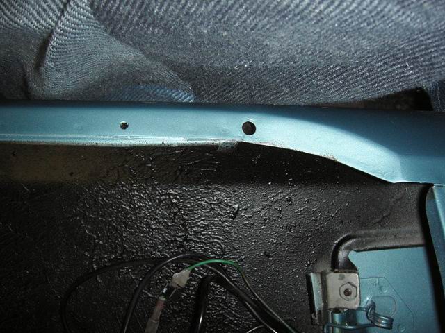 2008-10-10 Holes in the rear Fenders 00.JPG