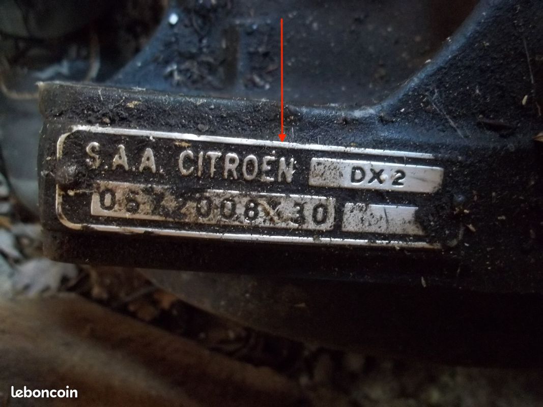 Plaque moteur d'une autre DS 21 avec n°.jpeg